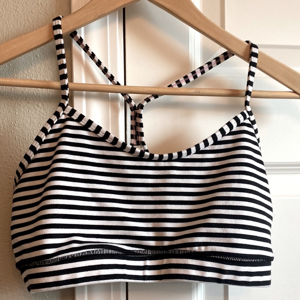 Lululemon sports bra! Great condition! Grab this one quick!